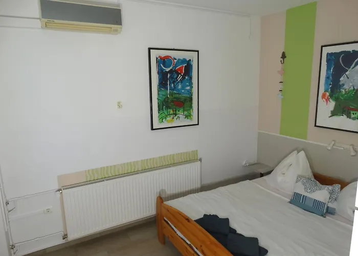 Aqua Ház Panzió Sz. *